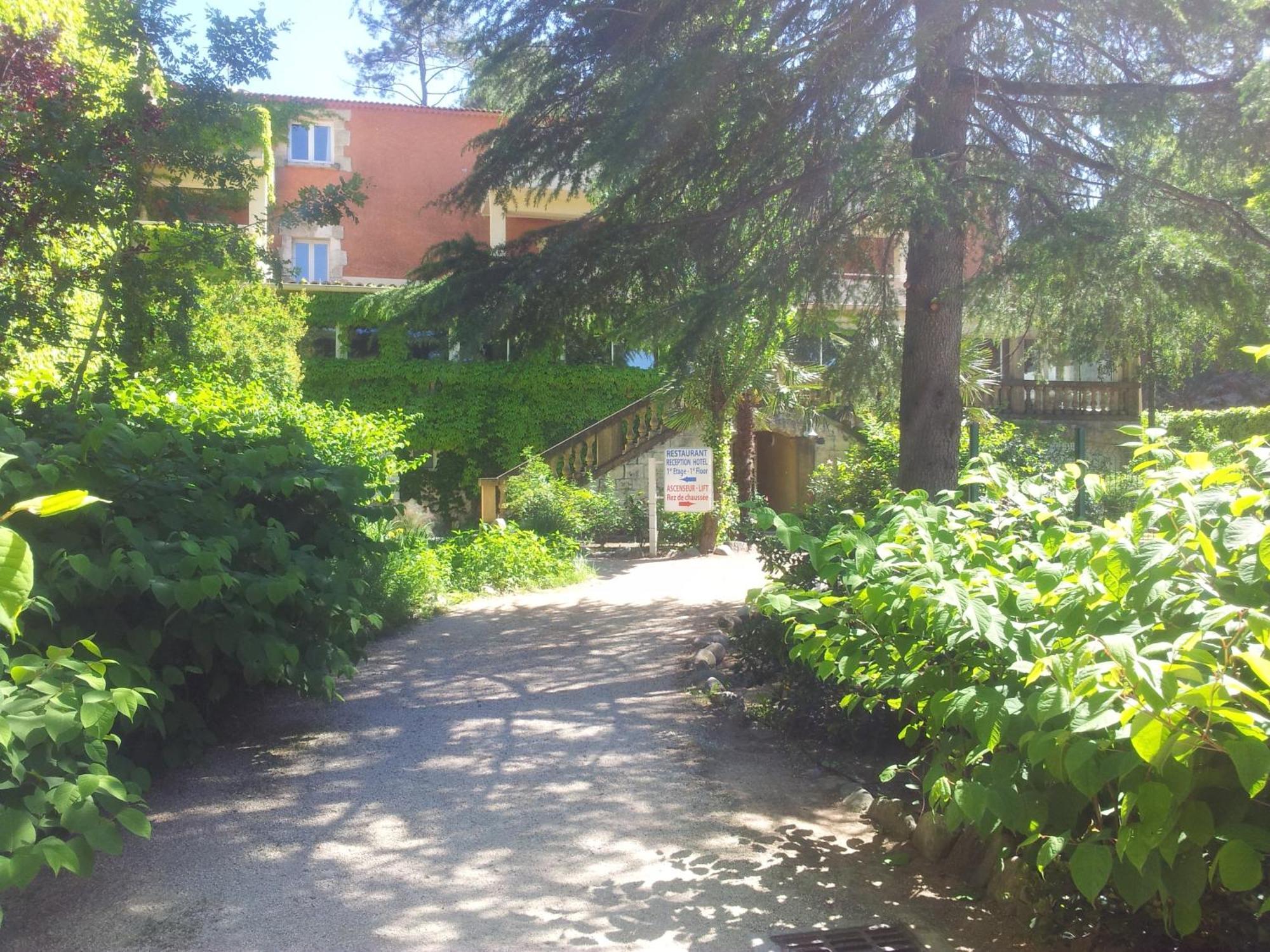 Apart'Hotel Les 4 Sources Corbés Exterior foto