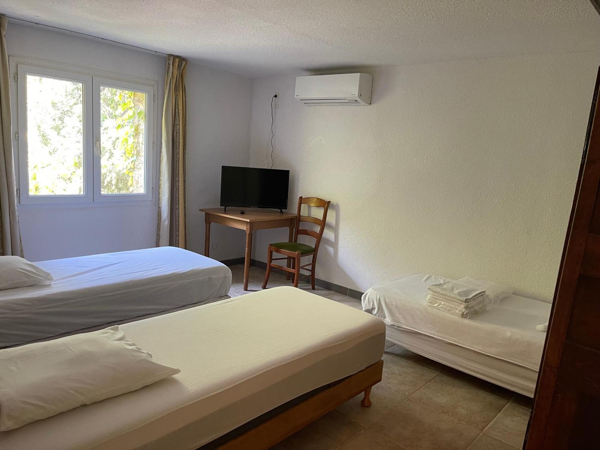 Apart'Hotel Les 4 Sources Corbés Exterior foto